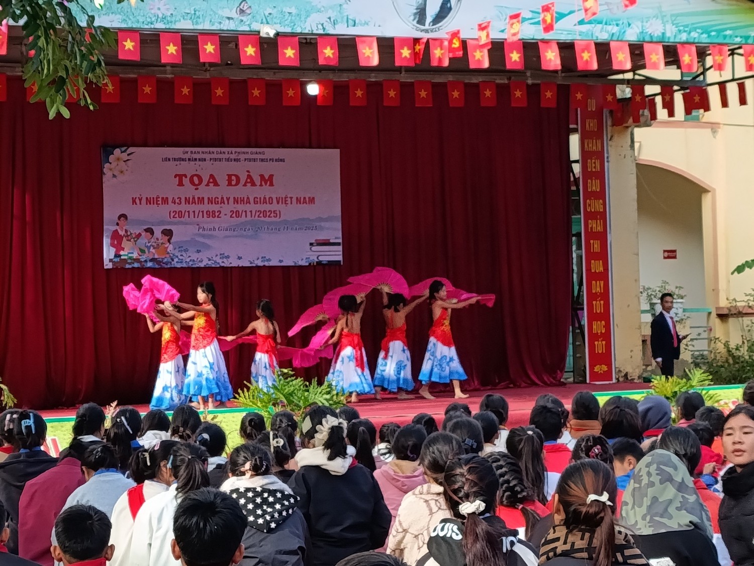 Khai giảng năm học mới